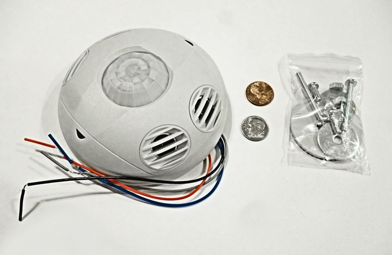 Room Occupancy Sensor Leviton OSC10M0W 1000 sq ft Lighting (Quantity 1