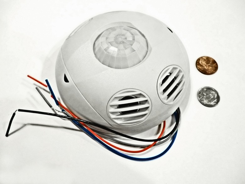 Room Occupancy Sensor Leviton OSC10M0W 1000 sq ft Lighting (Quantity 1